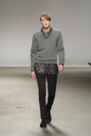 A look from the E.Tautz Autumn Winter 2013 London Menswear collection. Photo credit: Catwalking.com.